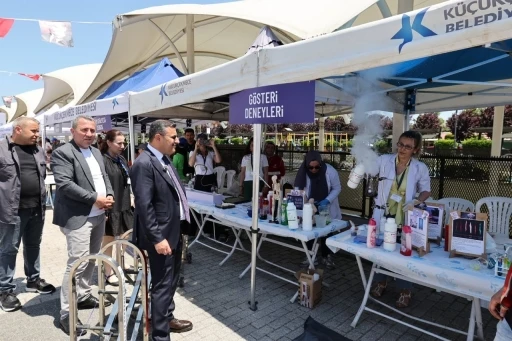 K&uuml;&ccedil;&uuml;k&ccedil;ekmece&rsquo;de bilim şenliği d&uuml;zenlendi
