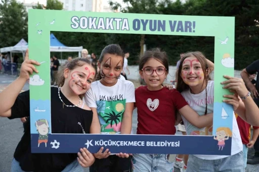 K&uuml;&ccedil;&uuml;k&ccedil;ekmece&rsquo;de "3. Geleneksel sokakta oyun var" ın ilk g&uuml;n&uuml;ne b&uuml;y&uuml;k ilgi
