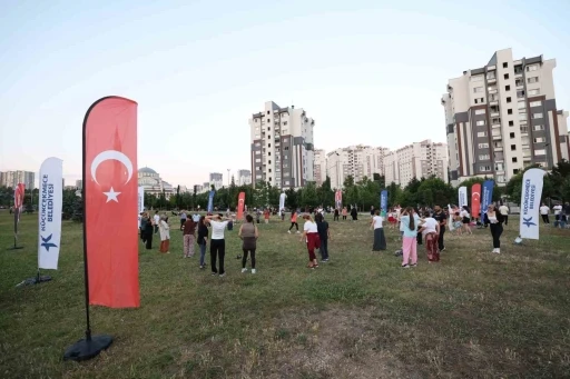 K&uuml;&ccedil;&uuml;k&ccedil;ekmecelilere antren&ouml;r eşliğinde &uuml;cretsiz spor yapma imkanı
