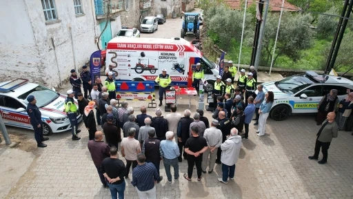 Kula&rsquo;da &ccedil;ift&ccedil;ilere trafik g&uuml;venliği eğitimi
