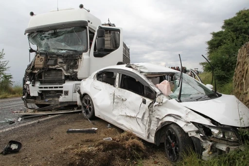 Kula&rsquo;da zincirleme trafik kazası: 8 yaralı, 1 g&ouml;zaltı
