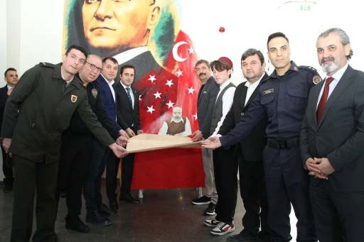 Kula&rsquo;daki anma programı duygu dolu anlar yaşattı
