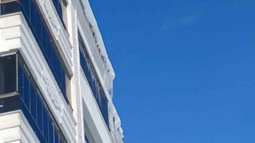 Kulp&rsquo;ta dondurucu soğuk etkili oldu
