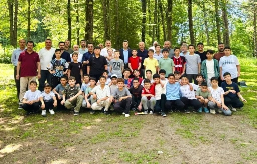 Kumru&rsquo;da hafızlık &ouml;ğrencilerine piknik
