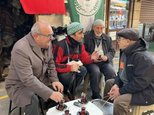 Kunduracı ile Avustralyalı turistin y&ouml;resel &rsquo;annouv&rsquo; imtihanı
