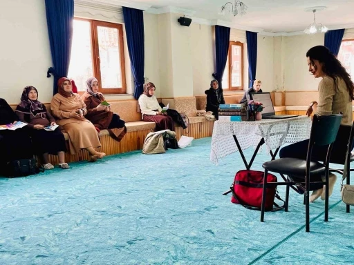 Kur&rsquo;an kursu kursiyerlerine SAHA eğitimi verildi
