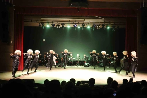K&uuml;r Nehri&rsquo;nin kadim hafızası sanatın estetiğiyle buluştu: AR&Uuml;&rsquo;de "K&uuml;lt&uuml;r Nehri K&uuml;r" esintisi
