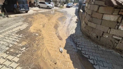 Kuraklığa rağmen tonlarca su heba oluyor

