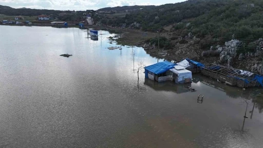 Kuraklıkla m&uuml;cadele eden Hatay&rsquo;da bereketin simgesi Kızılg&ouml;l yeniden suyla doldu
