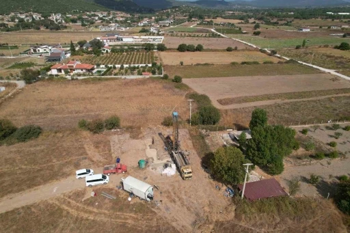 Kuraklıkla m&uuml;cadele eden İzmir&rsquo;de yeni 15 sondaj kuyusu
