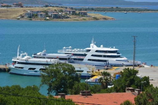 Kurban Bayramı, Ayvalık-Midilli hattında turizmcilerin y&uuml;z&uuml;n&uuml; g&uuml;ld&uuml;rd&uuml;
