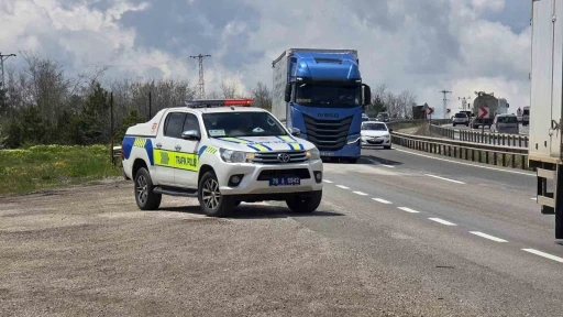 Kurban Bayramı d&ouml;n&uuml;ş trafiği i&ccedil;in ağır tonajlı ara&ccedil;lara kısıtlama
