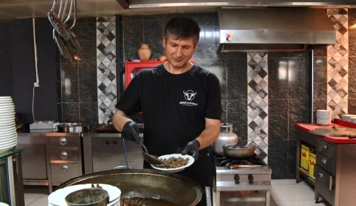 Kurban Bayramı&rsquo;nda sofraların g&ouml;zdesi Kahramankazan kavurması
