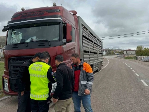 Kurban Bayramı &ouml;ncesi Aydıntepe&rsquo;de yol kontrolleri devam ediyor
