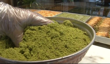 Kurban Bayramı öncesi baklava ustasından uyarı: &quot;Baklavayı yediğinizde eğer su içme ihtiyacı duyuyorsanız içinde glikoz vardır&quot;
