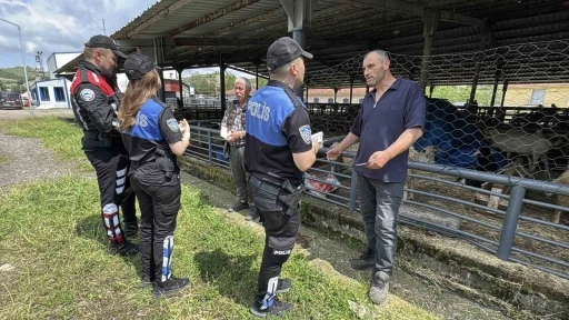 Kurban pazarındaki yerlerini alan besicilere sahte para uyarısı
