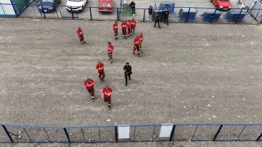 Kurban yakalama timine komando eğitimi