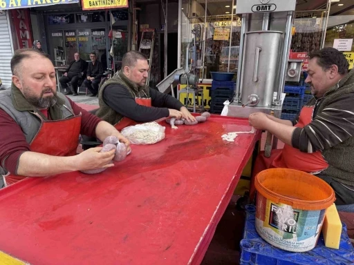 Kurbanlıklar sucuk oldu

