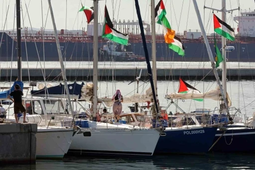 Küresel Sumud Filosu’na ait ilk gemi, Tunus’tan Gazze’ye yola çıktı
