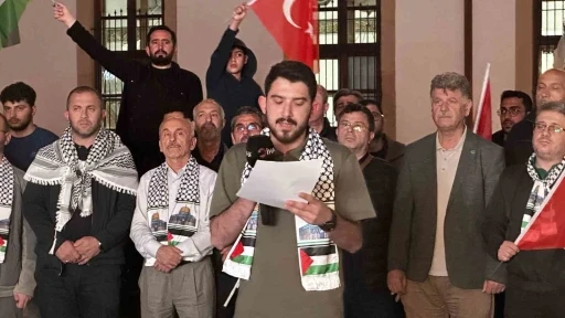K&uuml;resel Sumud Filosu&rsquo;na yapılan saldırıya karşı Sakaryalılar tek y&uuml;rek oldu
