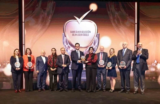 K&uuml;reselleşen Sabri &Uuml;lker Geleceğin Bilim Lideri &Ouml;d&uuml;l&uuml;&rsquo;n&uuml;n 10&rsquo;uncusu Şili&rsquo;ye uzandı
