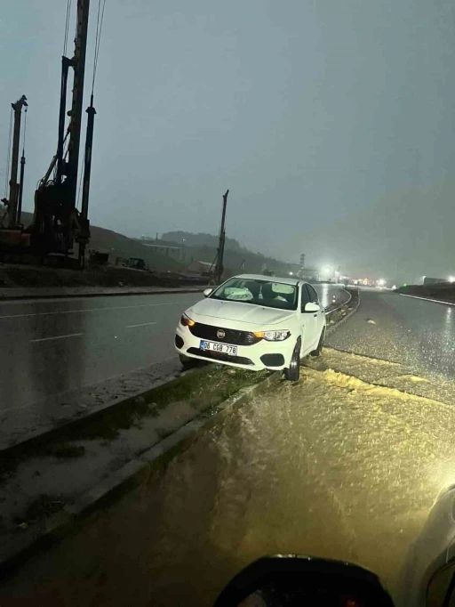 Kurtalan&rsquo;da maddi hasarlı kaza
