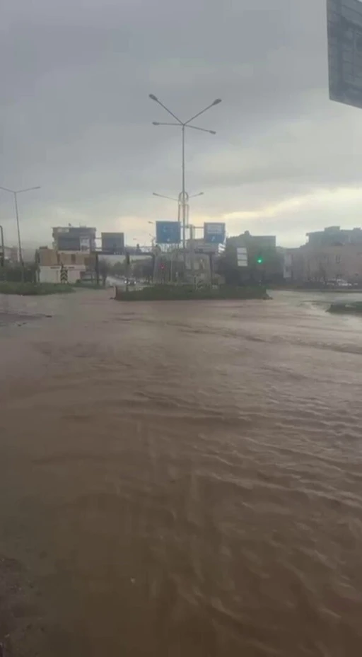 Kurtalan&rsquo;da sağanak yağış hayatı olumsuz etkiledi
