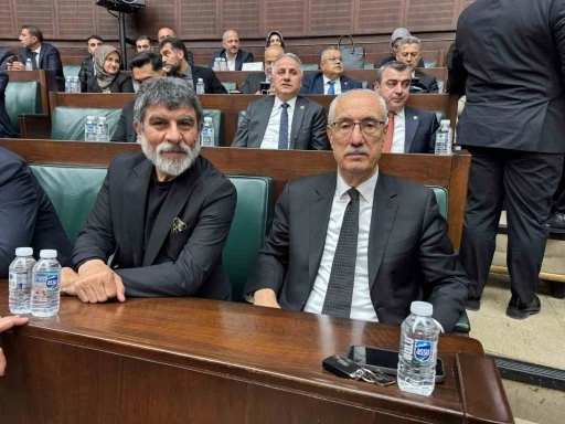 Kurtlar Vadisi&rsquo;nde &lsquo;Erdal K&ouml;m&uuml;rc&uuml;&rsquo; karakteriyle tanınan &uuml;nl&uuml; oyuncu Sefa Zengin AK Parti Grup Toplantısı&rsquo;na katıldı
