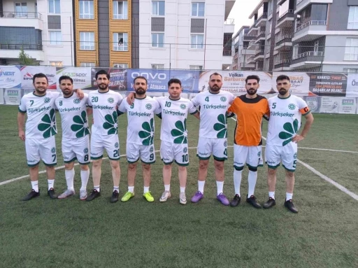 Kurumlar arası turnuvada şampiyon T&uuml;rk Şeker Spor oldu

