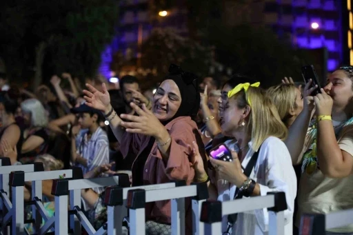 Kuşadalılar ‘Yaz Konserleri’ ile eğlendi

