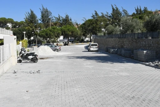 Kuşadası&rsquo;nda alt ve &uuml;st yapı atağı s&uuml;r&uuml;yor
