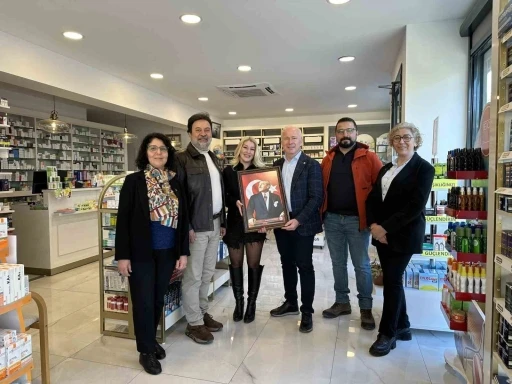 Kuşadası&rsquo;nda eczacılık g&uuml;ndemi masaya yatırıldı
