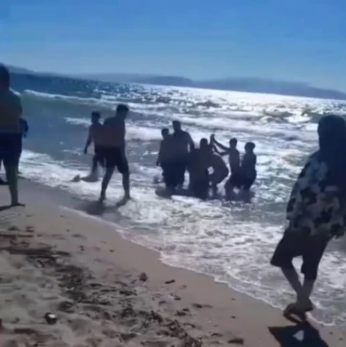 Kuşadası&rsquo;nda iki kişi boğulma tehlikesi ge&ccedil;irdi
