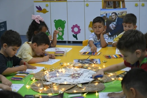 Kuşadası&rsquo;nda minikler yaz tatilinde sanatla gelişiyor

