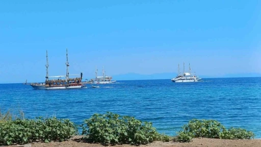 Kuşadası&rsquo;nda tekne turlarına yoğun ilgi
