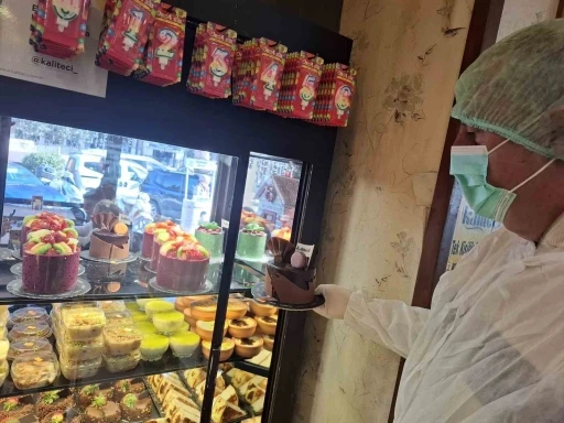 Kuşadası&rsquo;nda yaş pastalar mercek altında
