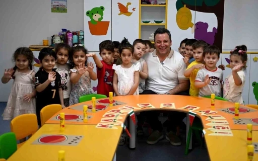 Kuşadası&rsquo;ndaki &Ccedil;ocuk Gelişim Merkezi ailelerin y&uuml;k&uuml;n&uuml; hafifletiyor
