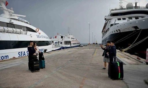 Kuşadası’ndan Yunanistan’ın Sisam Adası’na feribot seferleri başladı
