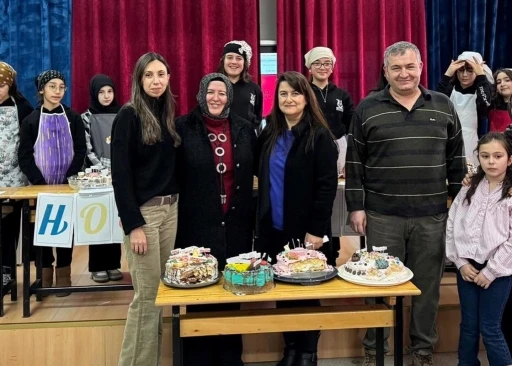 K&uuml;tahya Akşemsettin Kız Anadolu İmam Hatip Lisesinde bilim tatlıya d&ouml;n&uuml;şt&uuml;
