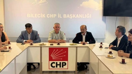 K&uuml;tahya Belediye Başkanı Ey&uuml;p Kahveci&rsquo;den g&ouml;revden alınan il başkanına destek
