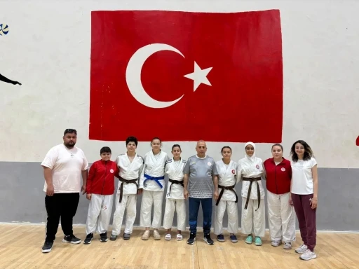 K&uuml;tahya Belediyespor judoda madalyaları topladı
