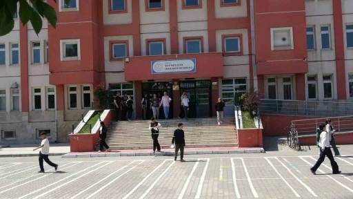 Kütahya’da 5 bin 380 öğrenci LGS heyecanı yaşadı
