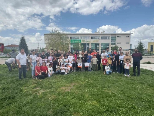 K&uuml;tahya&rsquo;da aileler hedeflere el ele koştu
