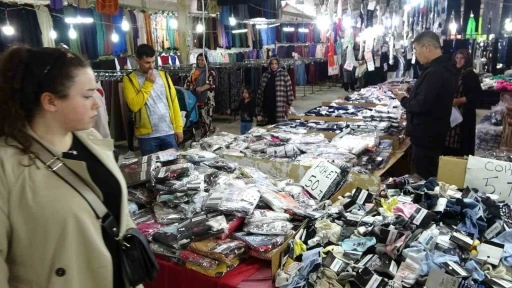 Kütahya’da Bayram Pazarı ilgi görüyor

