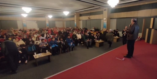 K&uuml;tahya&rsquo;da gen&ccedil;lere y&ouml;nelik "&Ccedil;ağrı" filmi etkinliği ilgi g&ouml;rd&uuml;
