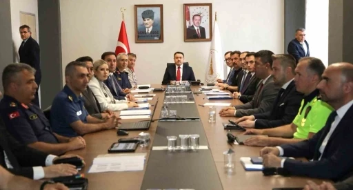 K&uuml;tahya&rsquo;da g&uuml;venlik zirvesi, ilave tedbirler masaya yatırıldı
