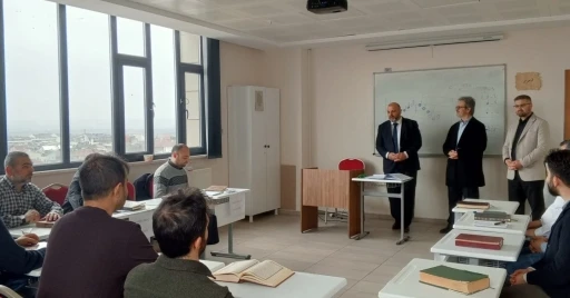 K&uuml;tahya&rsquo;da imam hatip ve m&uuml;ezzin kayyımlara hizmet i&ccedil;i eğitim kursu
