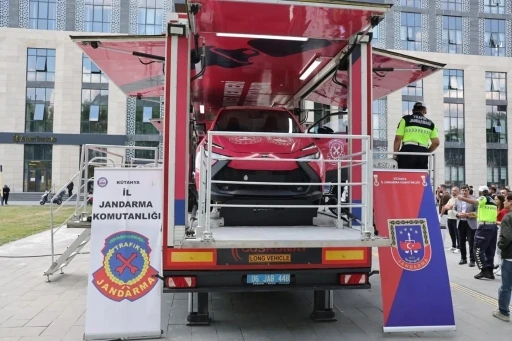 K&uuml;tahya&rsquo;da Jandarma&rsquo;nın 187. Yılına &Ouml;zel Trafik G&uuml;venliği etkinliği ilgi g&ouml;rd&uuml;

