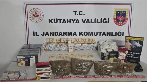 K&uuml;tahya&rsquo;da jandarmadan ka&ccedil;ak t&uuml;t&uuml;n operasyonu
