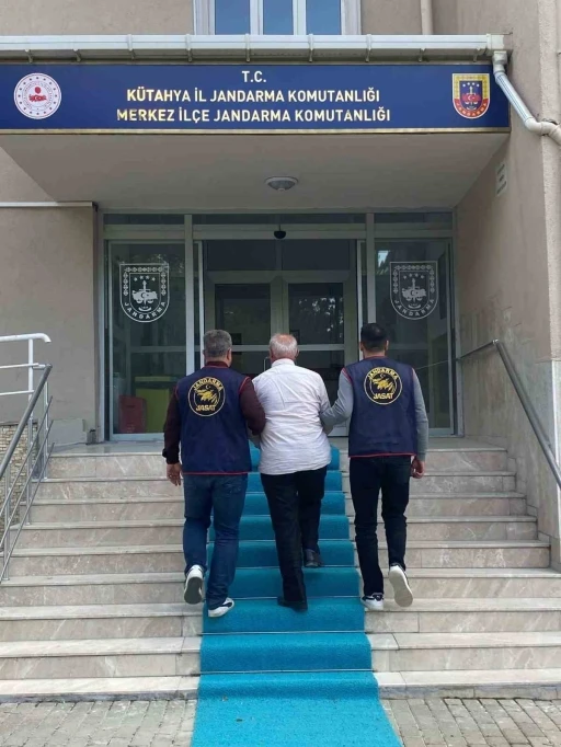 K&uuml;tahya&rsquo;da JASAT&rsquo;tan operasyon, mayıs ayında 84 aranan şahıs yakalandı
